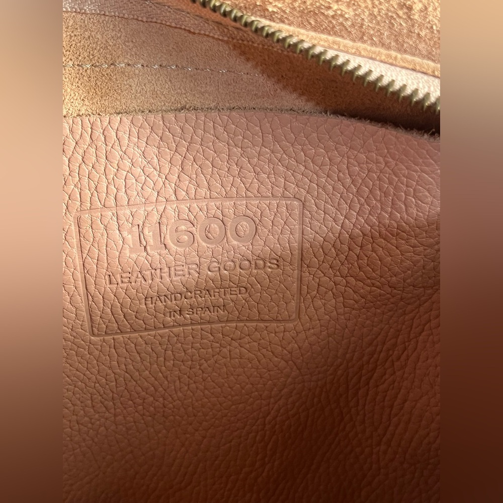 LEATHER PURSE with dust bag & extra strap ๐๐๐๐๐๐๐๐๐๐๐๐๐๐๐๐๐๐๐ - Picture 5 of 9